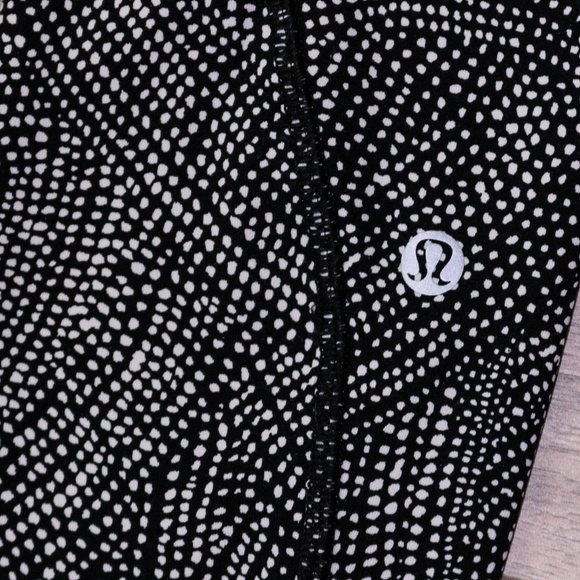Lululemon Athletica High Waist 7/8 Leggings EUC Size 2 - Picture 6 of 6